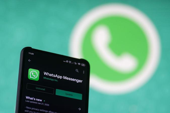 Whatsappta mesajlara emojiyle tepki verme ve grup yöneticilerinin mesajları herkesten silme özelliği geliyor! Ne düşünüyorsunuz?