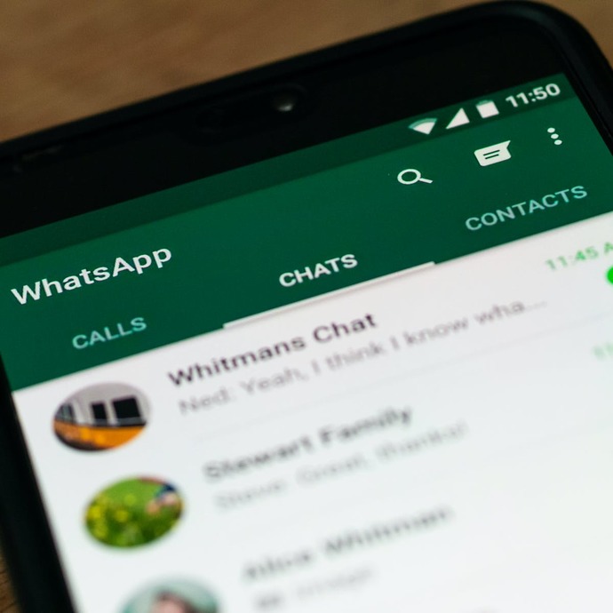 Whatsappta mesajlara emojiyle tepki verme ve grup yöneticilerinin mesajları herkesten silme özelliği geliyor! Ne düşünüyorsunuz?