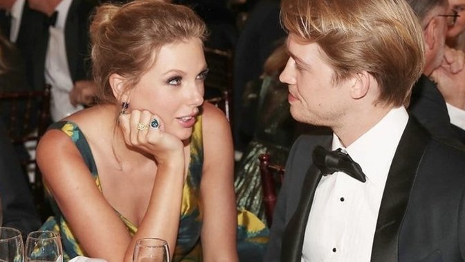 Joe Alwyn, Taylor Swift ile ilişkisini gizli yaşama sebebini açıkladı. Ünlü olsanız gözlerden uzak bir ilişki tercih eder miydiniz?