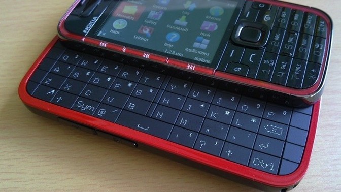 Elinde ya da bildiği bir yerde Nokia 5730 XpressMusic olan var mı?