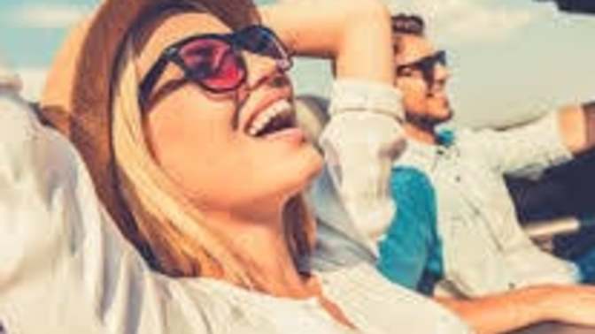 Arabada yüksek sesle müzik dinleyenlerden rahatsız olur musunuz?