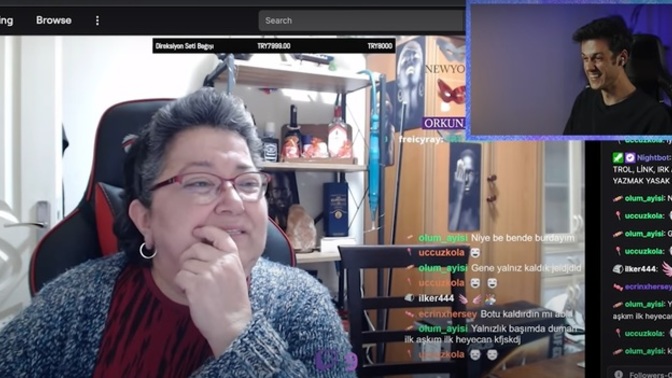 Orkun Işıtmak, Twitch'te yayın yapan Akide teyzeye 7,750 TL bağışladı. Çok tatlı değil mi?