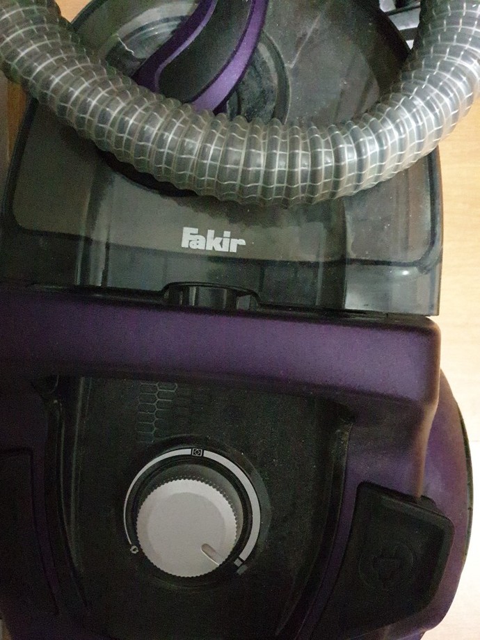 Hüüüp diyip içine çeken çok güçlü elektrik süpürgesi tavsiye edebilen var mı?