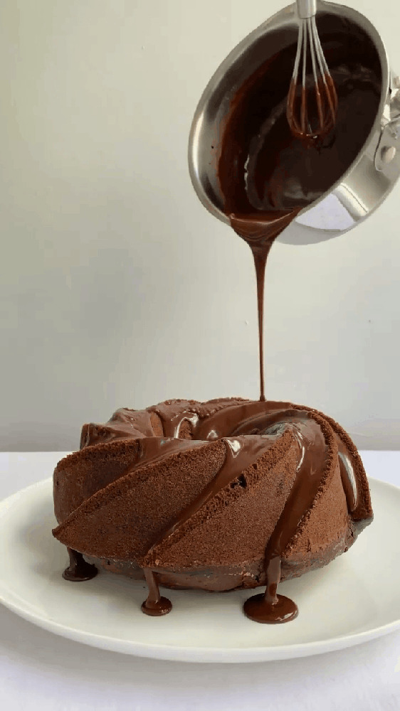 Çay var içersen kek var yersen😋