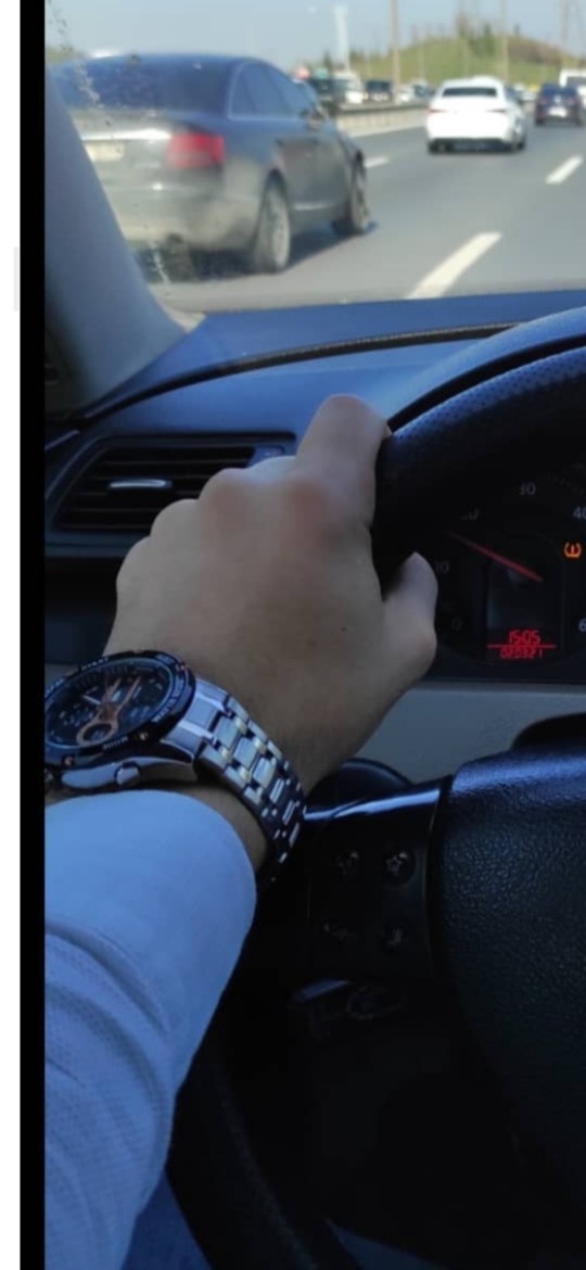 Bu saatlerin ikisi ayni saat mi sizce?