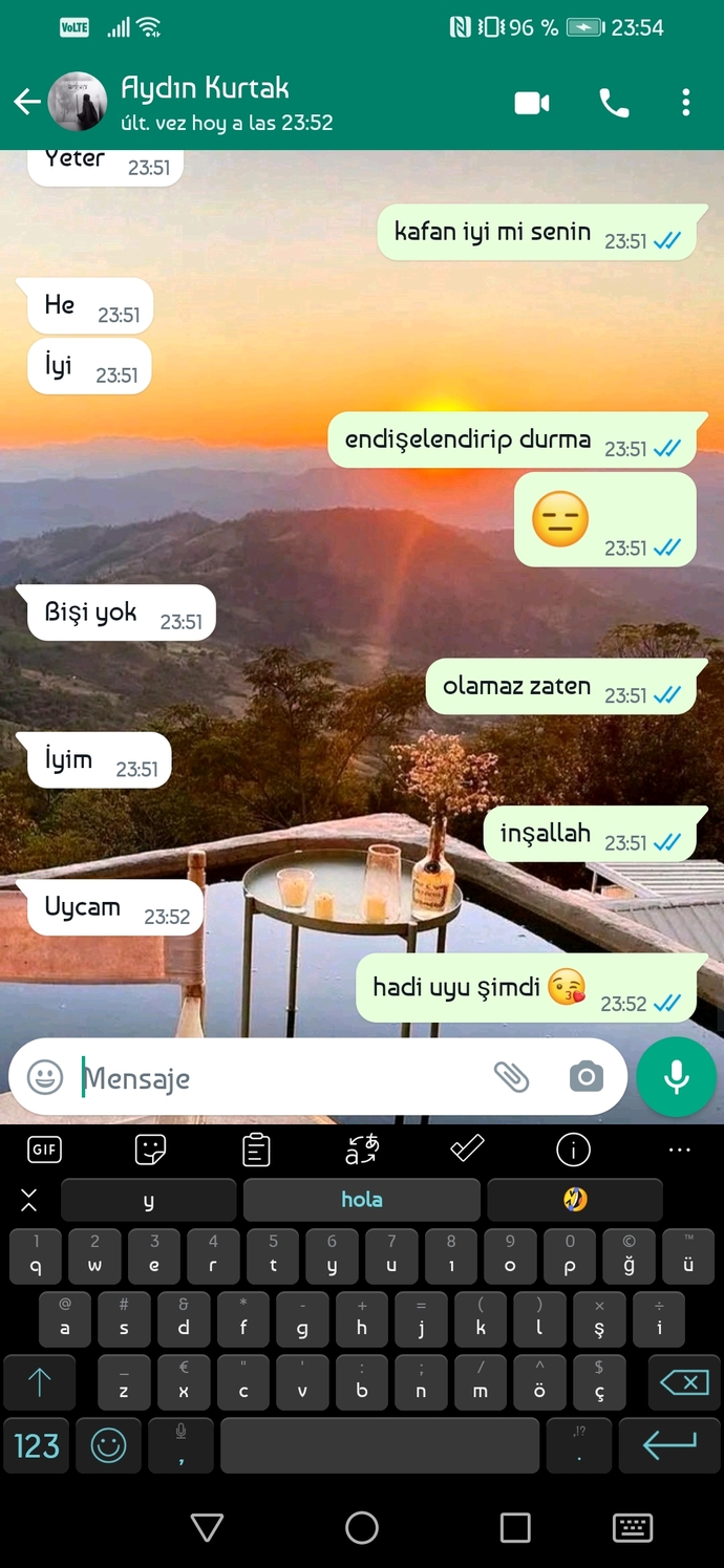 Sevgilimin sürekli yakınları öldü ve şimdi garip davranıyor bu normal mi ☹️?