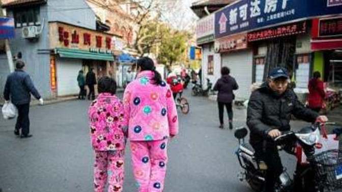 Markete pijama ile gider misin?