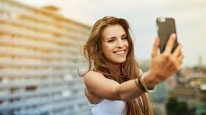 Dışarda olduğunuzda, selfie çekinirken ya da fotoğrafınız çekilirken utanır mısınız?