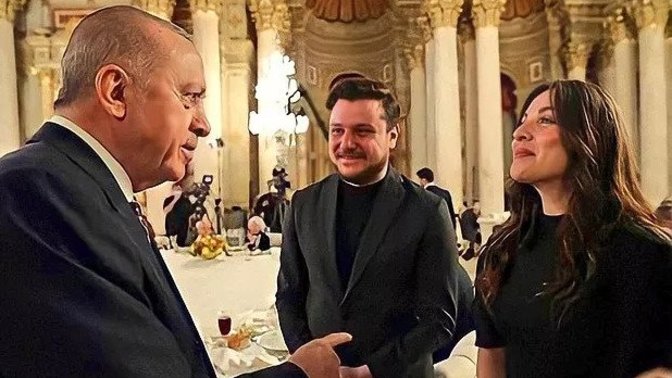 Merve Özkaynak, Cumhurbaşkanının düzenlediği iftar davetine katıldığı için linç ediliyor. Ne alaka?