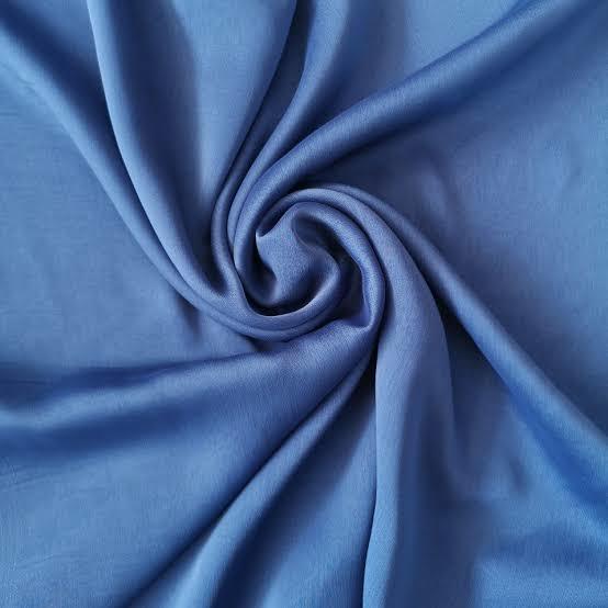 Yeni elbise alacağım da mint yeşili ile indigo mavisi arasında kararsız kaldım. Hangisi daha güzel ?