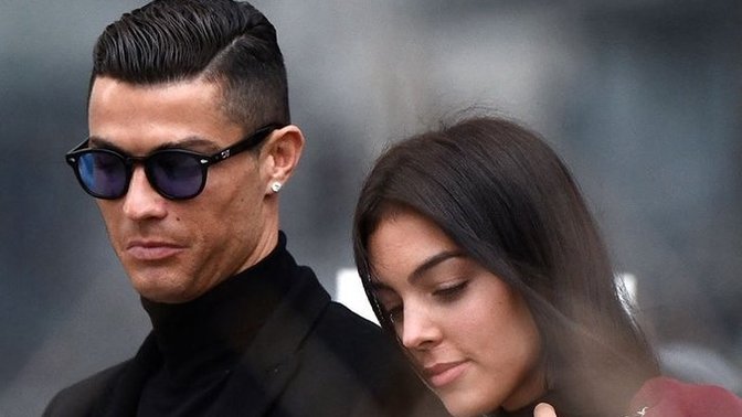 Cristiano Ronaldo yeni doğan oğlunu kaybettiğini duyurdu. Siz hiç evlat acısı yaşadınız mı?