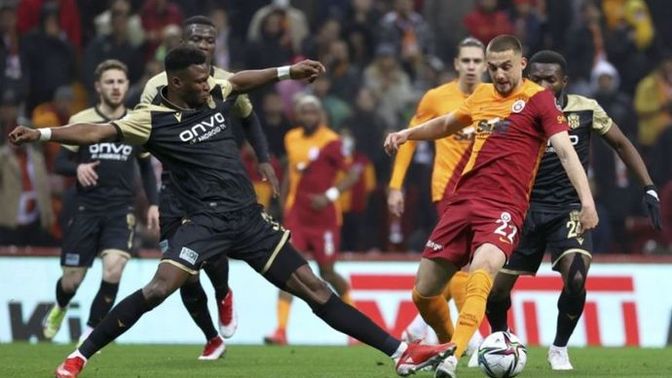 Galatasaray 2 - 0 Yeni Malatyaspor: Sarı-kırmızılılar ligde kazanarak moral buldu! Maçı nasıl buldunuz?