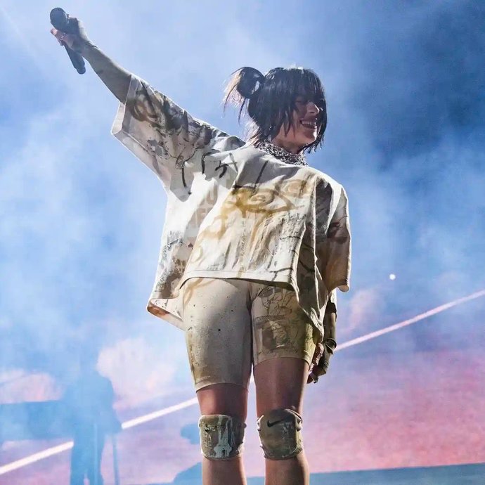 Coachella Festivalinin en en favori kombinleri! Sen en çok hangi kombini beğendin❤️‍🔥?
