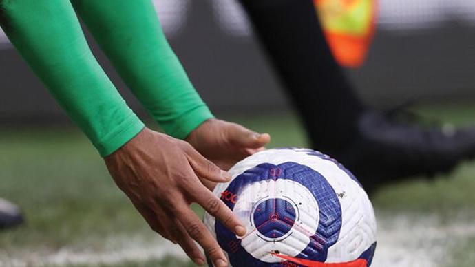 Yetenekli bir futbolcunun çok iyi liglerde, yerlerde oynanabilmesi için önündeki engeller neler?