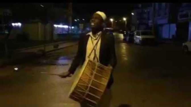 Davulcuya kapıyı açmayınca dayak yedi! Davulcuya kapıyı açıyor musunuz?
