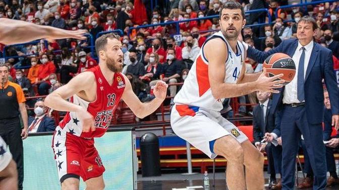 Olimpia Milano 48 - 64 Anadolu Efes: Euroleague Play off ilk maçında temsilcimiz avantajı kaptı! Maçı nasıl buldunuz?