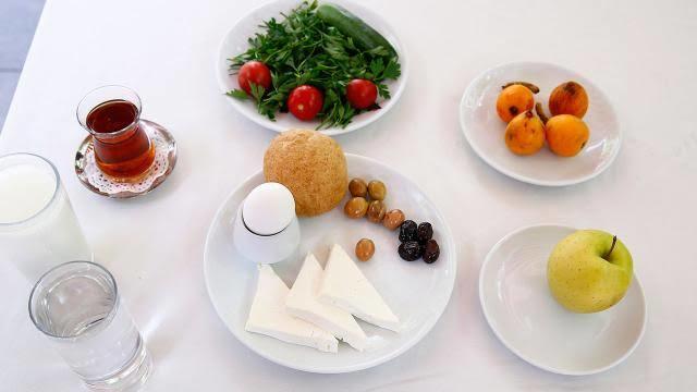 Sahurda az yemek mi yiyorsunuz yoksa çok mu?