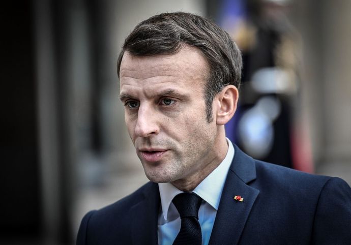 Emmanuel Macron aşırı yakışıklı değilmi sizcede?