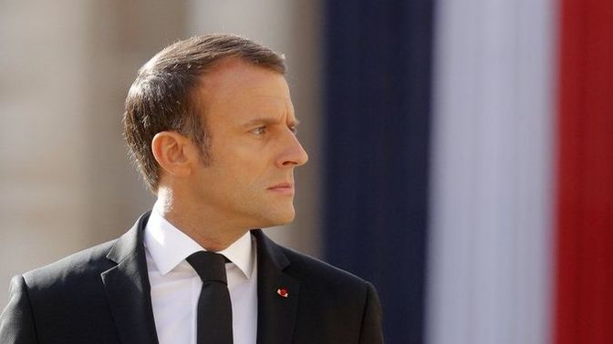 Emmanuel Macron aşırı yakışıklı değilmi sizcede?
