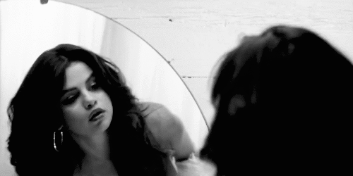 Aynaya baktığınızda gördüğünüz kişi iyi mi?