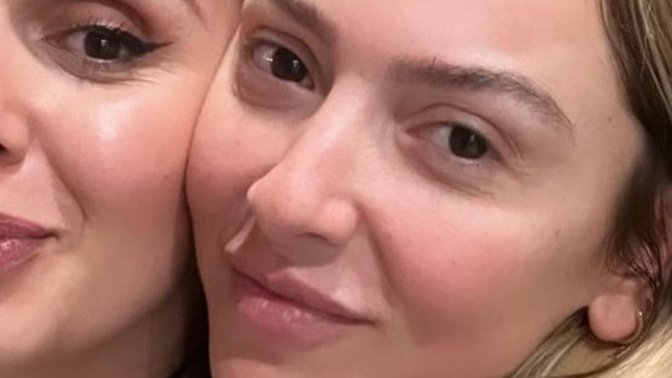 Hadise makyajsız poz verdi, sizce doğal hali güzel mi?