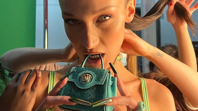 Bella Hadid'in sosyal medyada cami paylaşması çok tatlı değil mi?