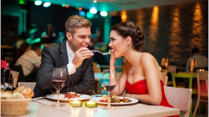 Sevdiceğinize kendi ellerinizle yemek yedirir misiniz?
