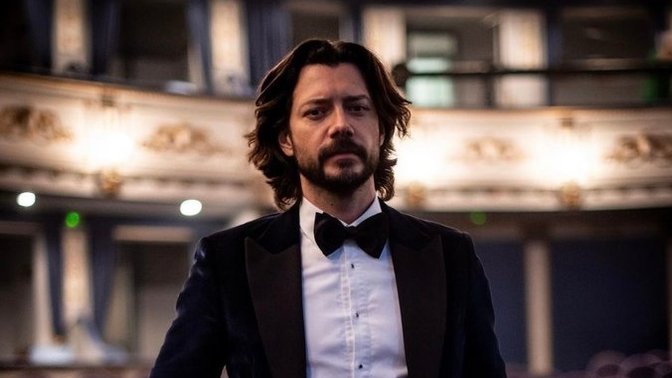 47 yaşındaki Alvaro Morteyi nasıl buluyorsunuz?