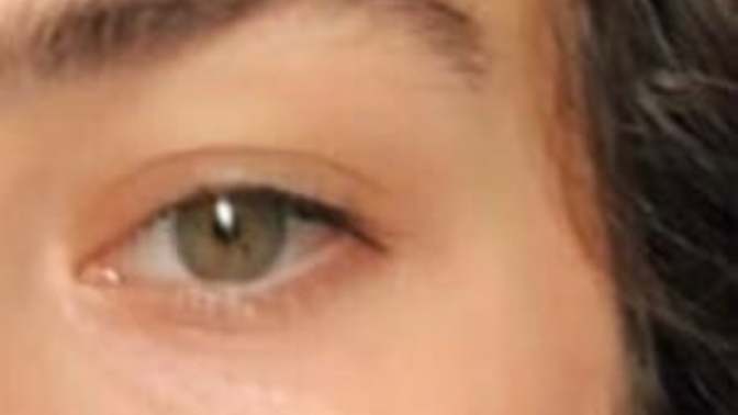 Renkli gözlüler çok güzel oluyor koyu kahve gözlü insanlar olarak çok şanssız değil miyiz?