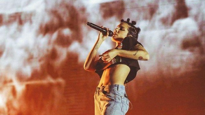 Halsey'nin konserine gidecek olan var mı?
