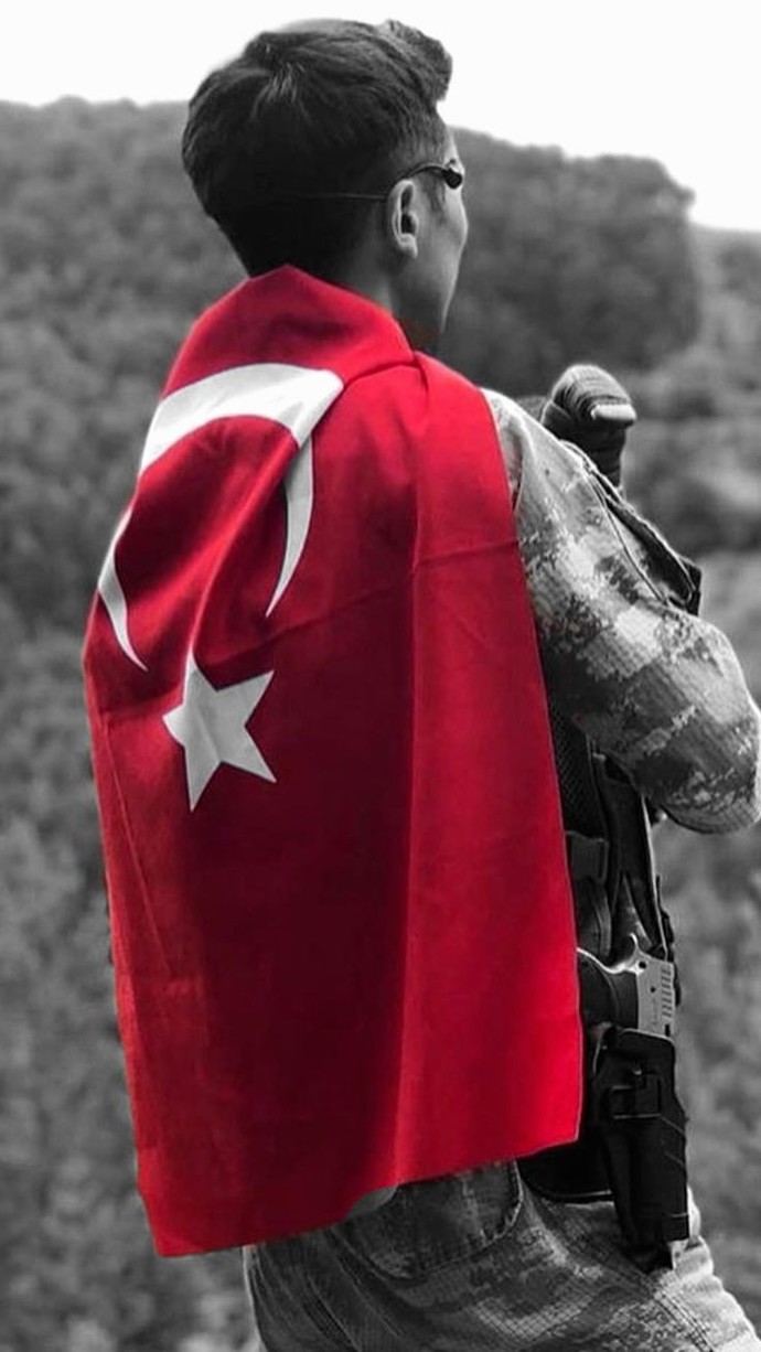 Askerlerin Sosyal Medyada Paylaşım Yapmaları Doğru Mu?