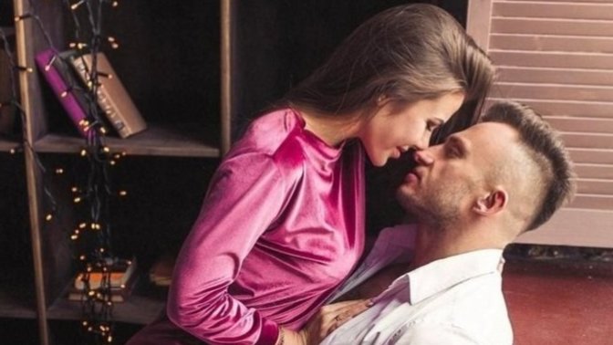 Libidosu tavan yapmış sevgiliniz “Seni çok istiyorum, işten izin al, acil gel.” derse ne yaparsınız?