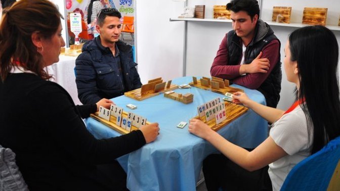 Okey oynayan sevgili adayı mı yoksa satranç oynayan sevgili adayı mı ilgini çeker?