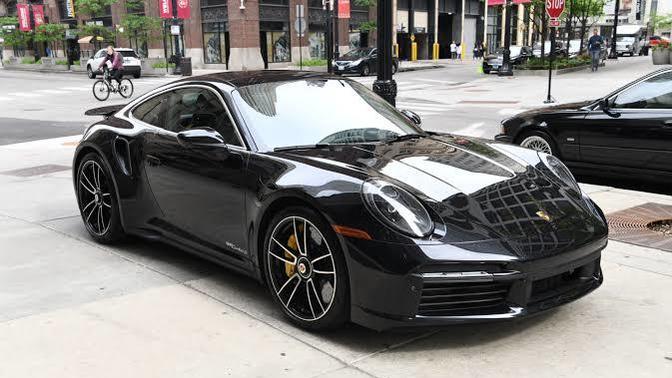 Porsche 911 Turbo S'e hangi renk yakışmış?