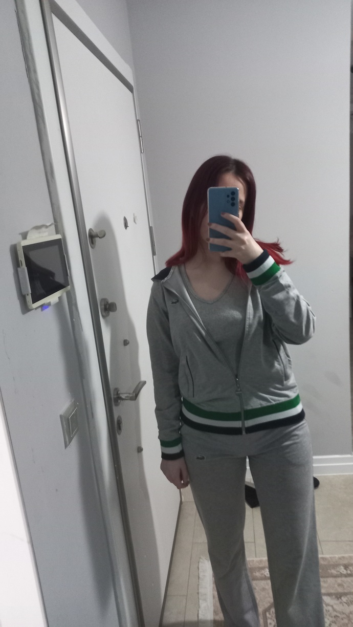 Bu kombinle üniversiteye gidilir mi bence olmadı ama özellikle hırkayı giymek istiyorum nasıl kombinlerim size bunuuu?