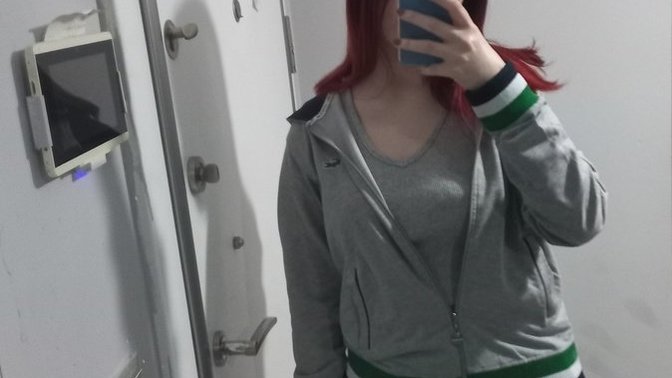 Bu kombinle üniversiteye gidilir mi bence olmadı ama özellikle hırkayı giymek istiyorum nasıl kombinlerim size bunuuu?