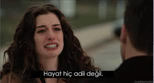 Aşk acısı çekmek mi kötüdür, yoksa o aşkın acısını dinlemek mi?