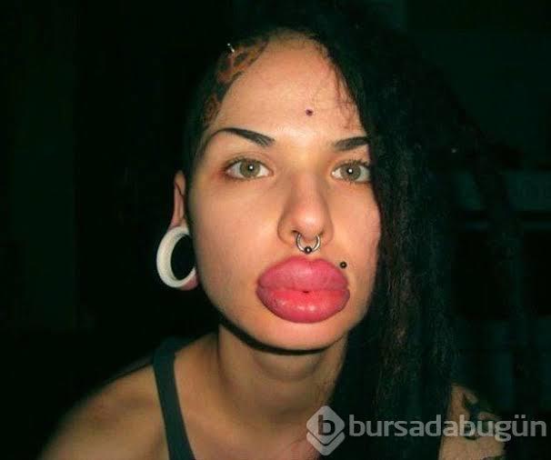 Dolgun dudaklar bir kadını seksi yapmaya yeter mi?