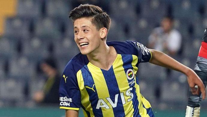 Sizce Fenerbahçe sezon sonu Arda Güler'i takımda tutabilecek mi?