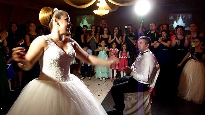 Kalabalık bir düğün mü yoksa sade bir nikah mı?