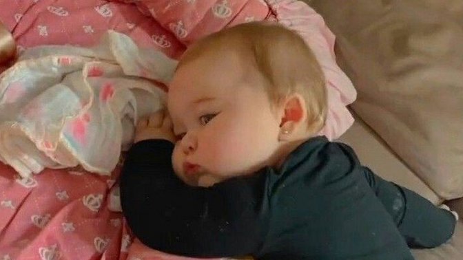 Gece bebeği emzirmeye uyandırmak çok mu önemli?