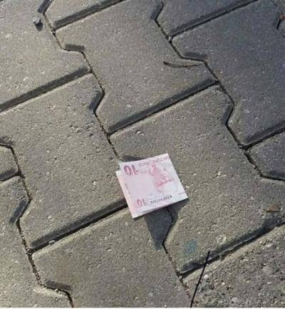 Şu son 2 senedir yerde hiç para bulan var mı?