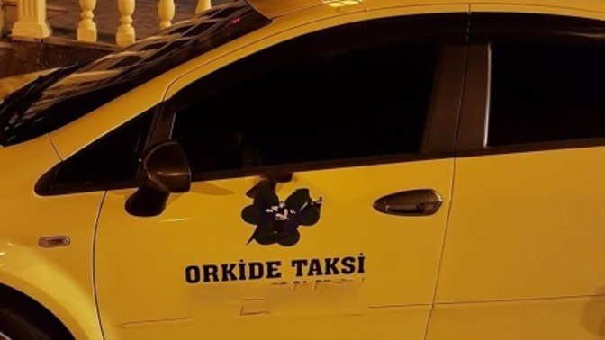 Ticari taksi filosu kuruyorum ama çekici isim lazım. Sizce taksi firmanın ismi ne olsun?