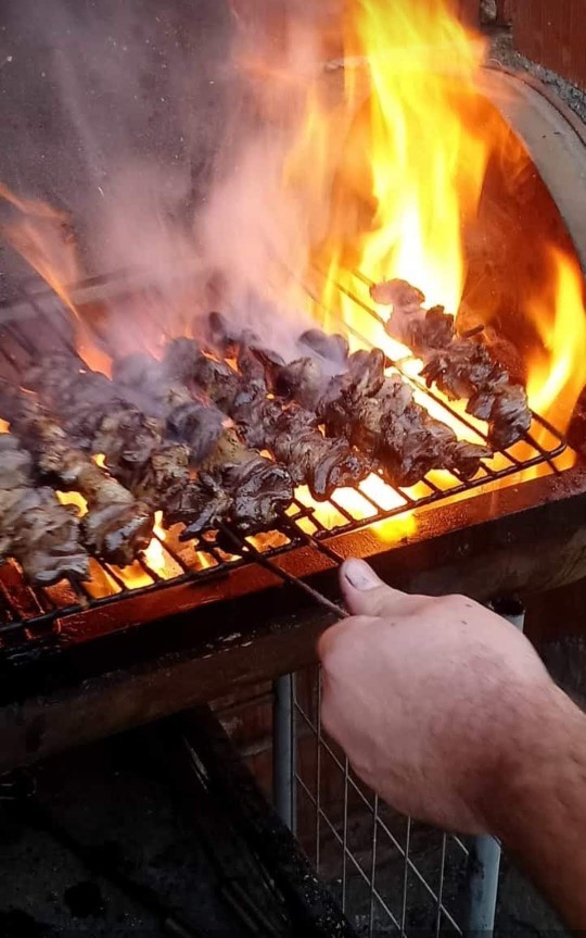Mangalın tadı etle mi tavukla mı çıkar?