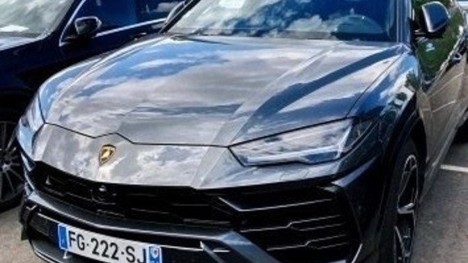 İnsanları Lamborghini sahibi olduğuma neden inandıramıyorum?