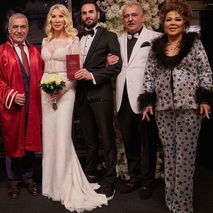 Seda Sayan yedinci kez evlendi! Seda Sayanın gelinliğini beğendiniz mi?
