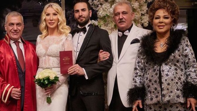 Seda Sayan yedinci kez evlendi! Seda Sayan'ın gelinliğini beğendiniz mi?