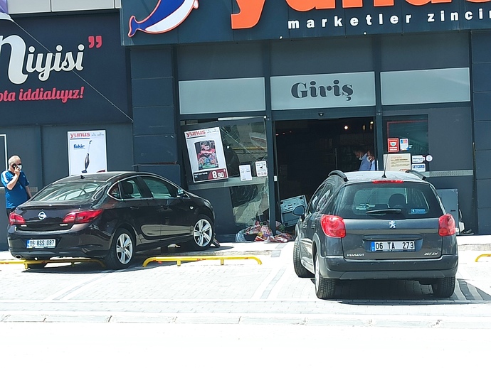 Hiç arabayla markete girdiniz mi?