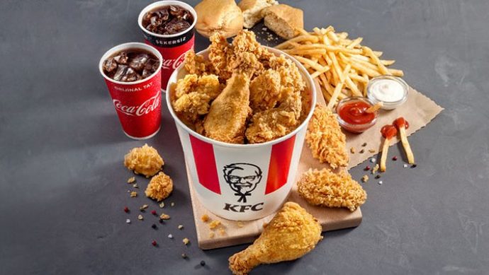 Çıtır tavuk konusunda KFC mi, Popeyes mı?
