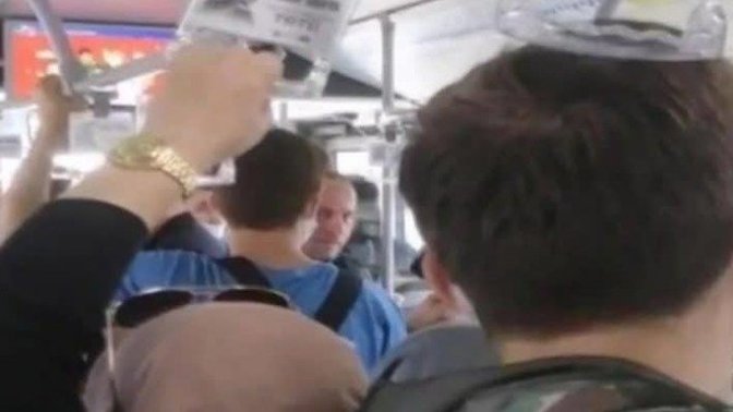 Cezaevinden izinli çıkan adamdan metrobüste kadın yolcuya, "Senin gibi eşim olsa kafasını koparırım." Ne düşünüyorsunuz?